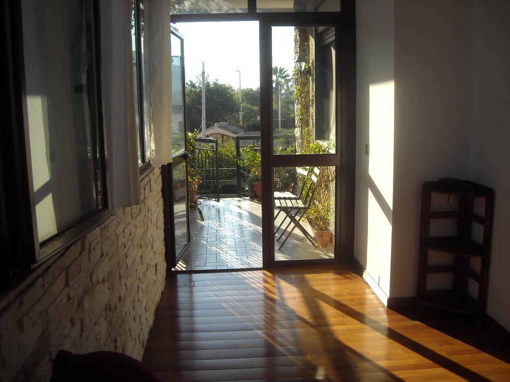 Apartment In A Villa A Mondello Room photo