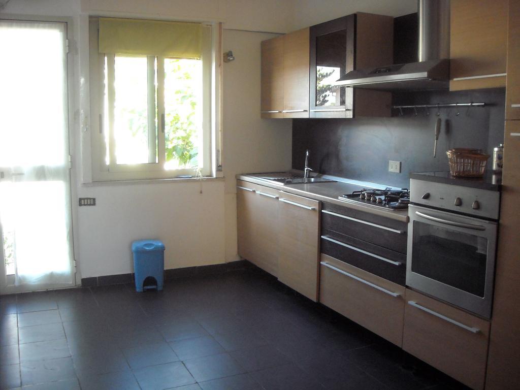 Apartment In A Villa A Mondello Room photo