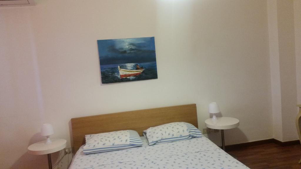 Apartment In A Villa A Mondello Exterior photo