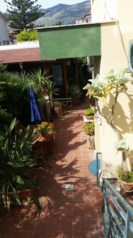 Apartment In A Villa A Mondello Exterior photo